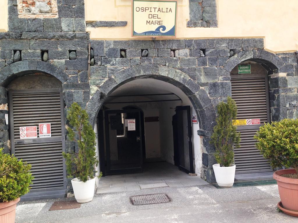 Ospitalia Del Mare Hostel 레반토 외부 사진