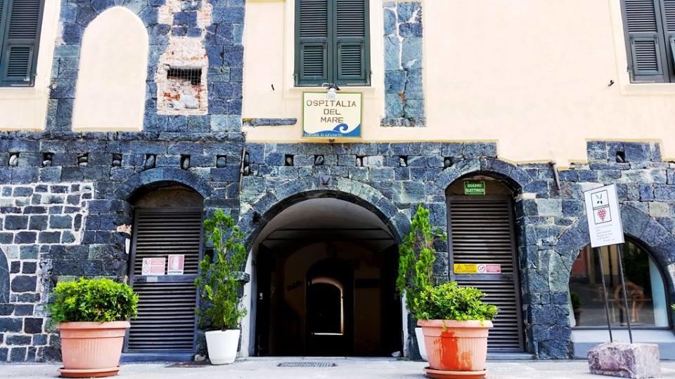 Ospitalia Del Mare Hostel 레반토 외부 사진