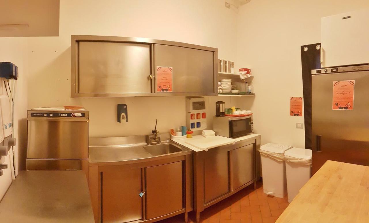 Ospitalia Del Mare Hostel 레반토 외부 사진