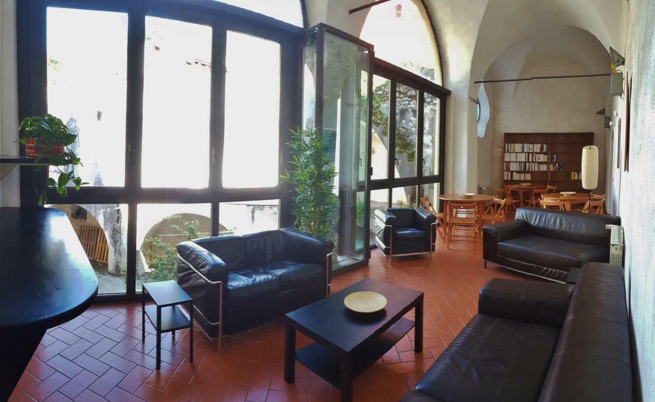 Ospitalia Del Mare Hostel 레반토 외부 사진